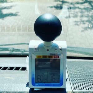 夏の車内の60°を超えた測定器数値